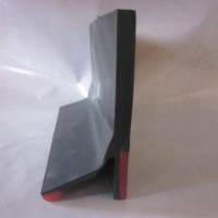 輸煤防溢群版 夾持器 兩側(cè)裙邊擋板 T型Y型防溢裙板 大量庫(kù)存